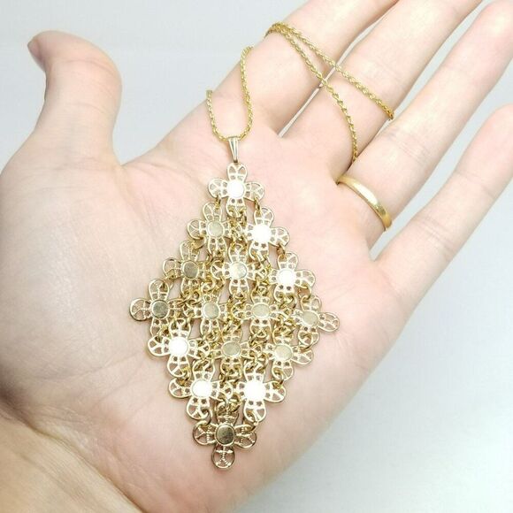 Vintage Large Gold Tone Daisy Flower Pieces Square Shape Pendant Necklace, - Picture 3 of 5
